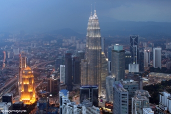 Petronas Towers + KLCC (Kuala Lumpur)